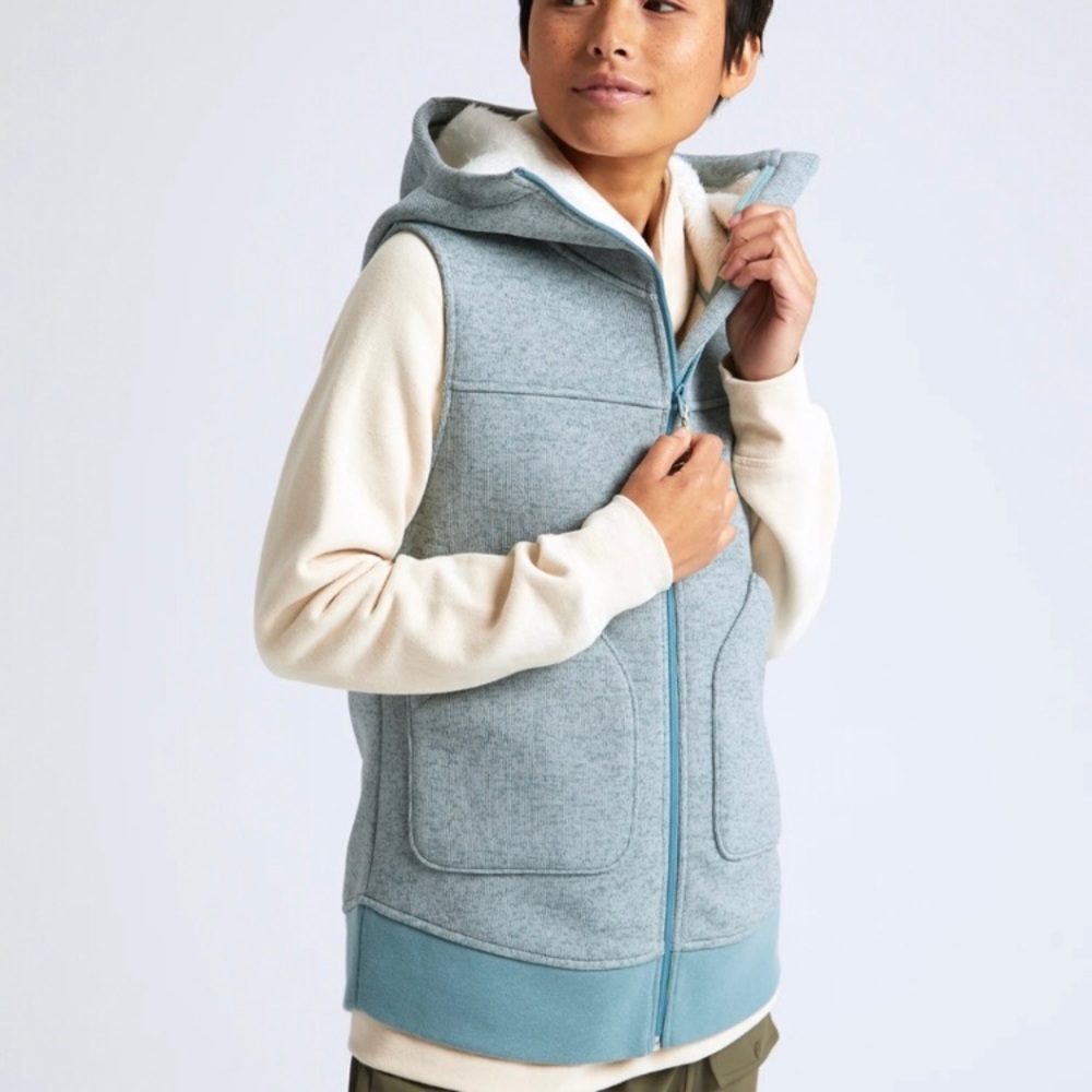 NWOT/ Burton Minxy Vest/ Scuba Hood/color is Heather Gray and Tan/ M